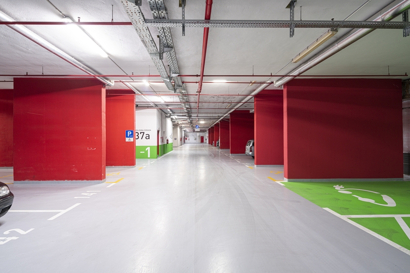 Parking garage